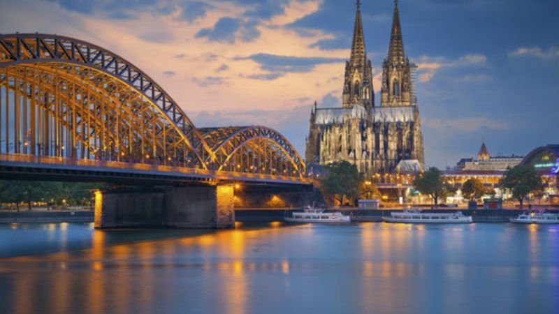 What is Lufthansa Corporate Office Headquarters