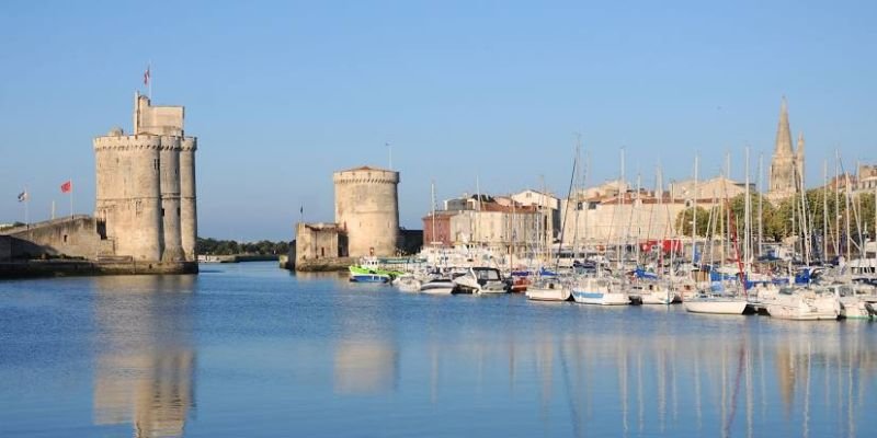 EasyJet La Rochelle Office in France