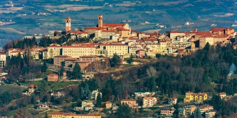 Ryanair Cuneo Office in Italy